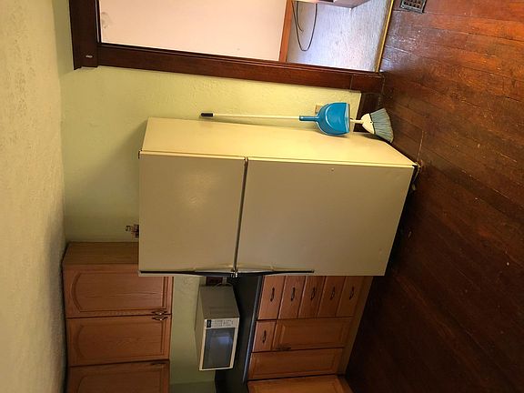 5th image of 635 1/2 Lowell St