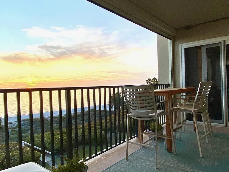 2675 Gulf Of Mexico Dr #302 — Photo 2
