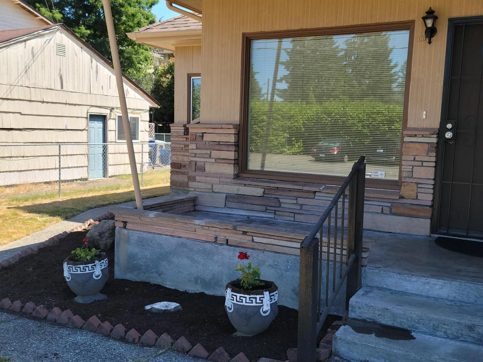 2 bed, 1.5 bath, 1000 sqft, $2,600 — Photo 2