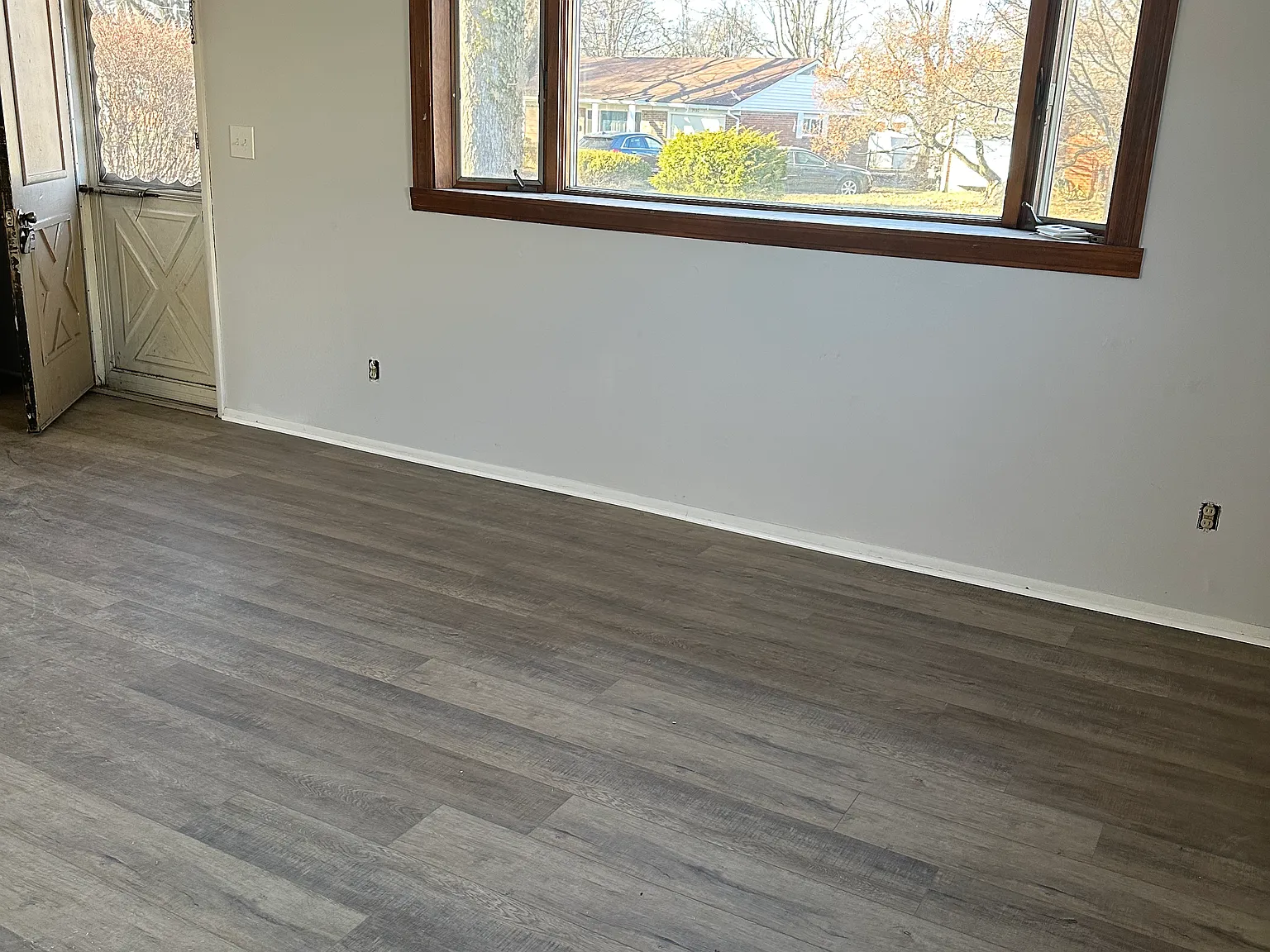 3 bed, 1.5 bath, 1070 sqft, $1,500 — Photo 3
