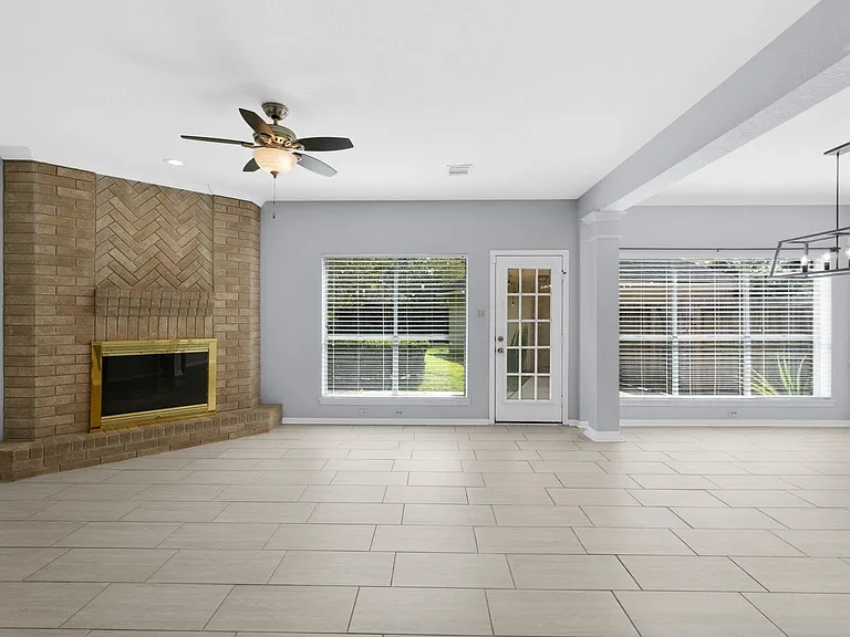 1431 N Medio River Cir — Photo 5
