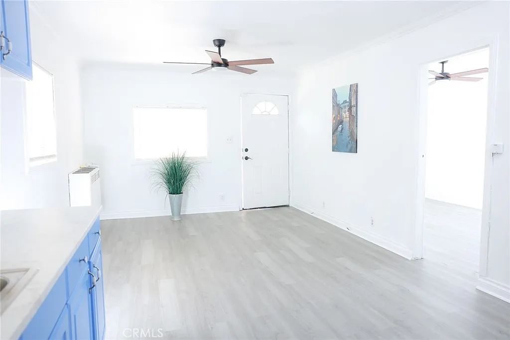 2 bed, 725 sqft, $2,500 — Photo 2