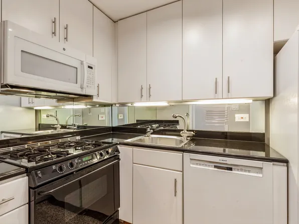 420 East 72nd Street image 3 of 15