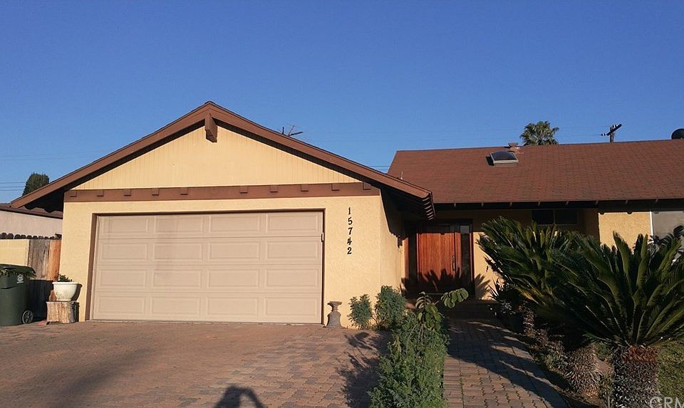 1st image of 15742 S Myrtle Ave