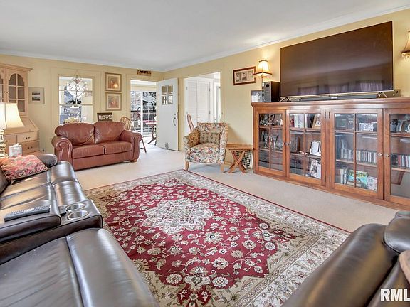 4th image of 1105 N Bluff Crest Ct