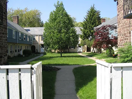 715 Cedar Ln Photo 1