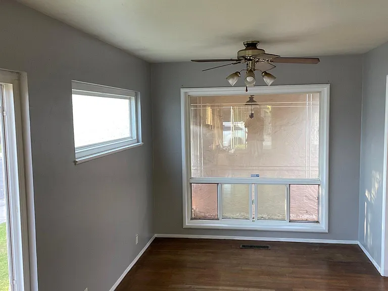 201 E Churchill St — Photo 5