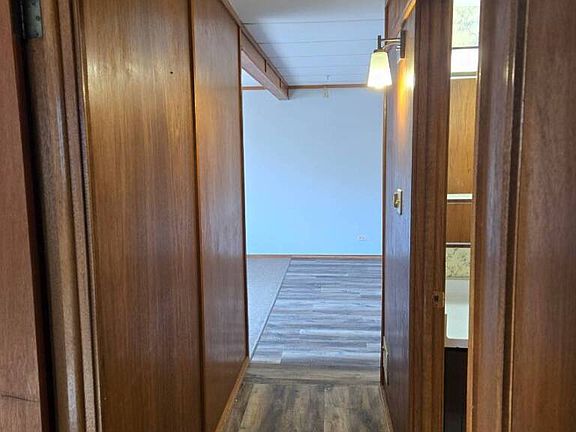 5th image of 613 E 6th St #11338557