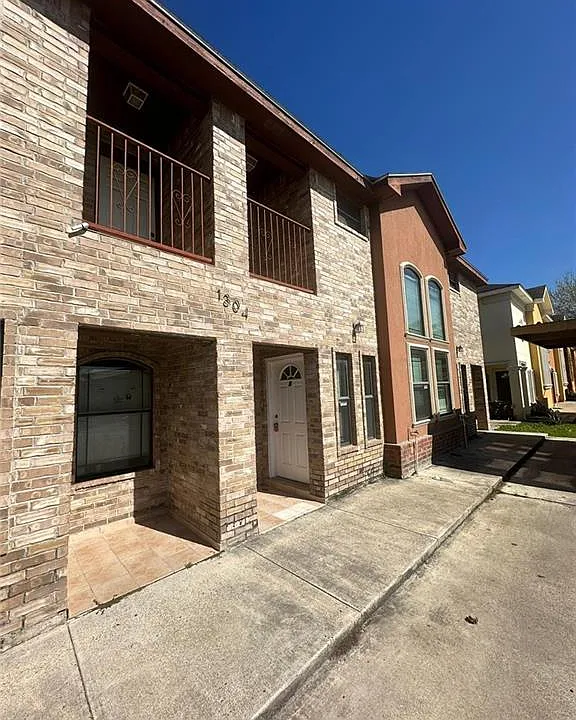 1304 W Fig Ave #2