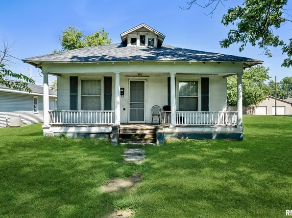 704 S Jefferson Ave, Du Quoin, IL 62832