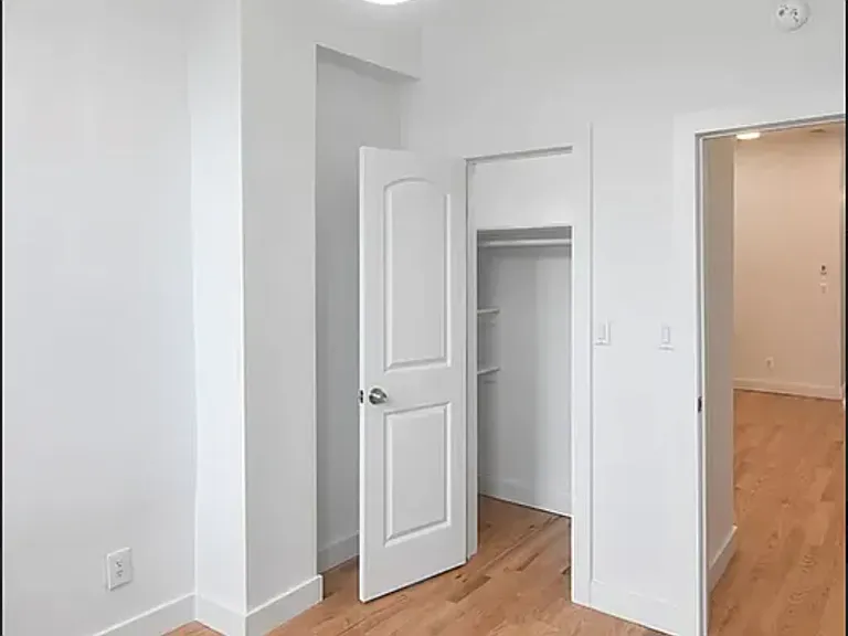 955 Grand St #1L — Photo 7