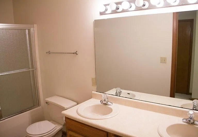 5015 Wolflake Dr — Photo 8