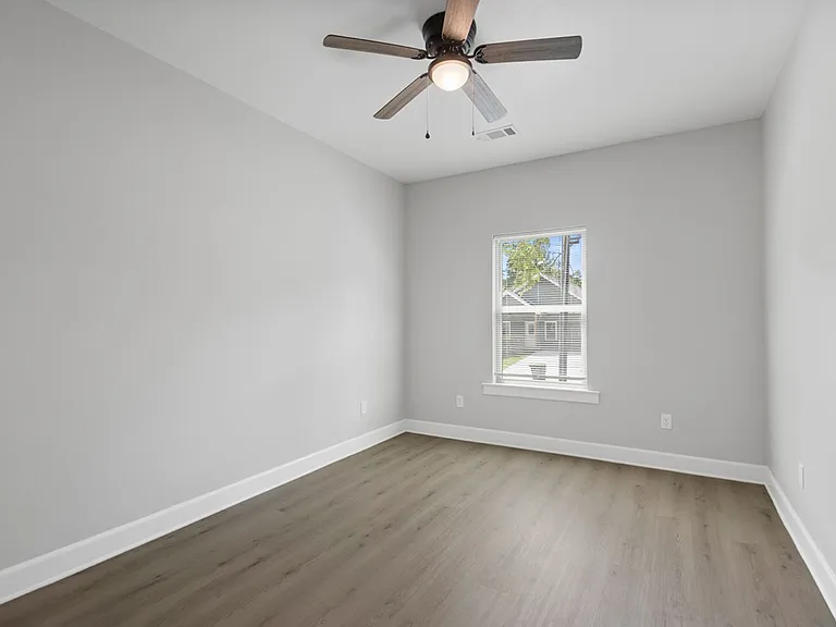 2311 Nichols Rd — Photo 29