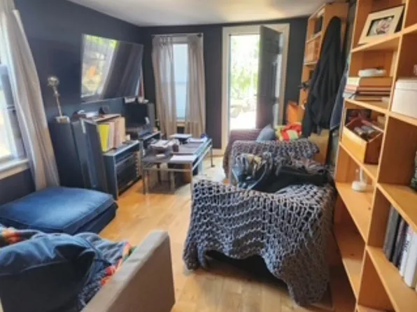 1020 E 46th St APT 3, Chicago, IL 60653