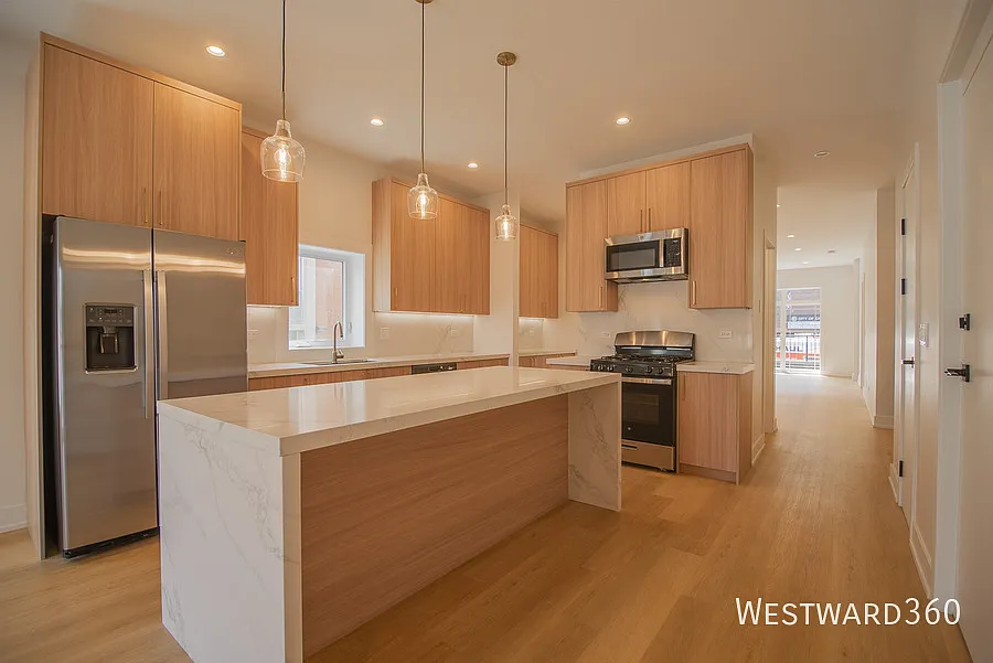 2042 W Washington Blvd #1E