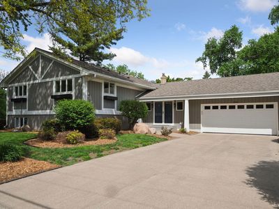 2994 Aldine St, Roseville, MN, 55113