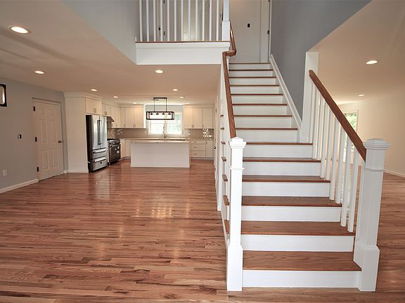 3rd image of 109 Weidner Ave