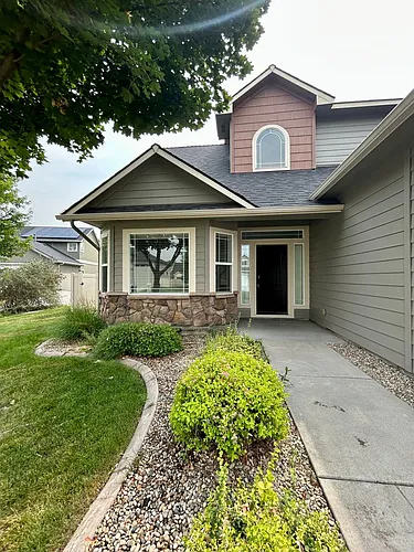 562 N Paddington Pl Photo 1