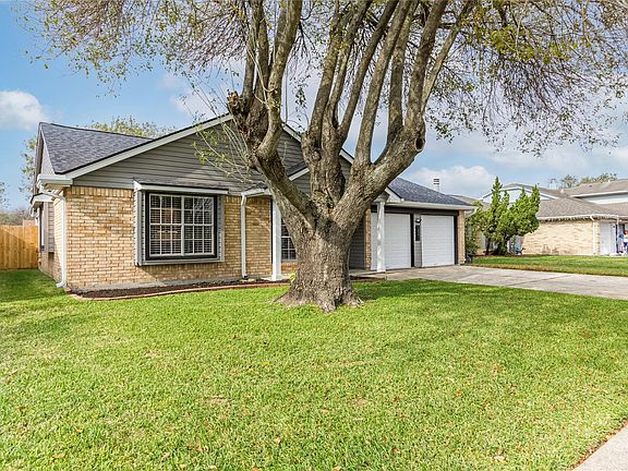 2nd image of 3841 Teakwood Dr