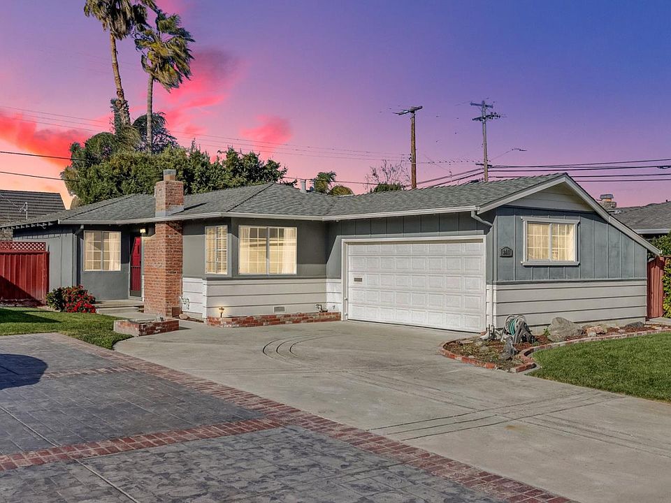 1st image of 3011 Santa Maria Ave