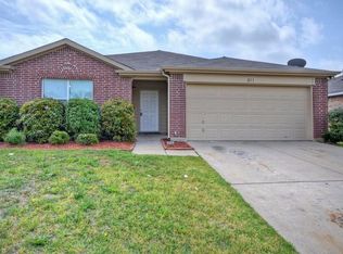 211 Pinecrest Dr, Seagoville, TX 75159