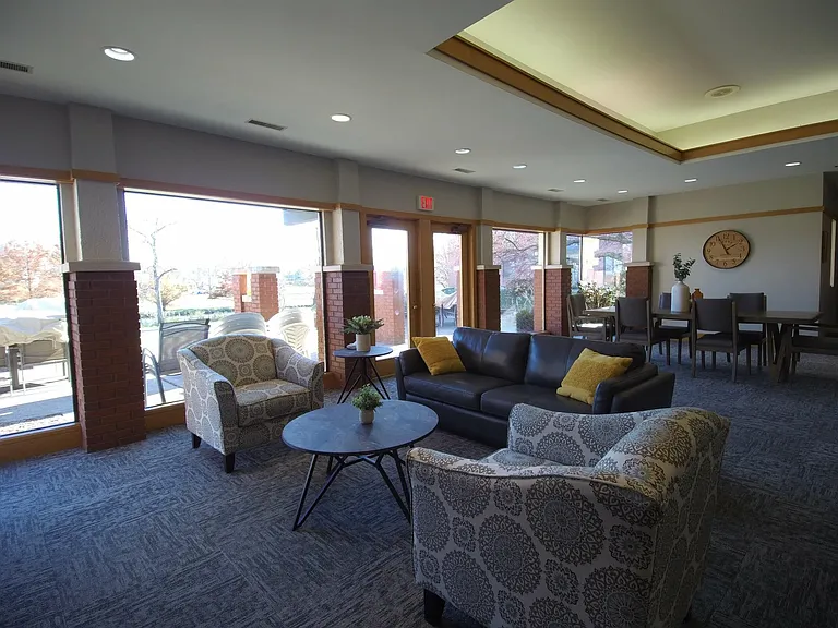 Riverwalk Apartments — Photo 7
