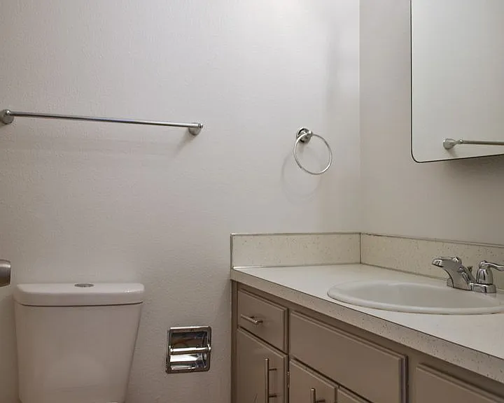 Casa Grande Apartments — Photo 14