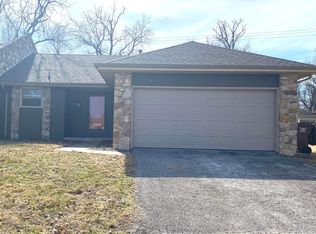 262 Streamside Ct, Nixa, MO 65714