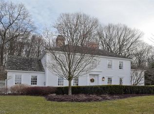 8 Barberry Row, Chester, NJ 07930