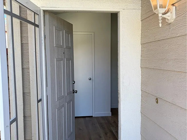 620 Sky Ct — Photo 2