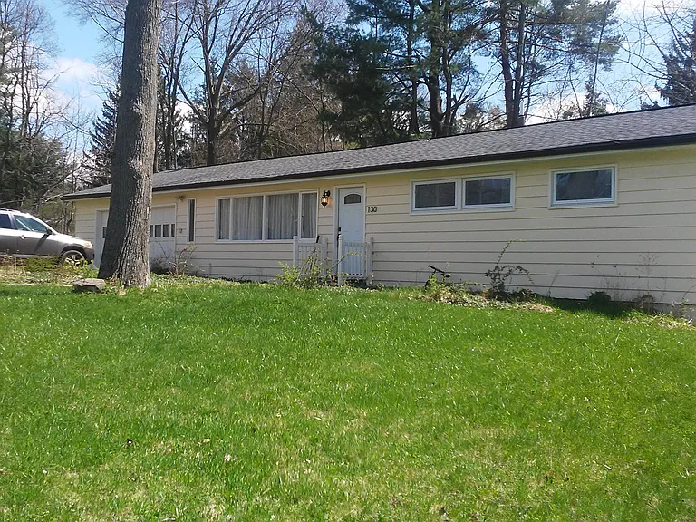 130 Christopher Cir — Photo 12