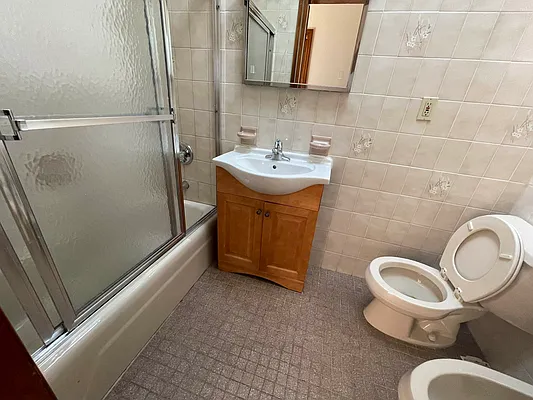 Rented by Metropolis International Realty Inc. | media 8