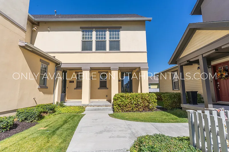 2 bed, 2.0 bath, 1444 sqft, $2,600 — Photo 2