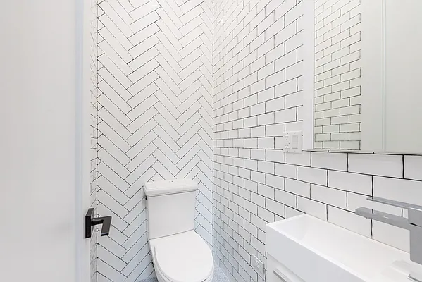 Rented by Nooklyn NYC LLC | media 75