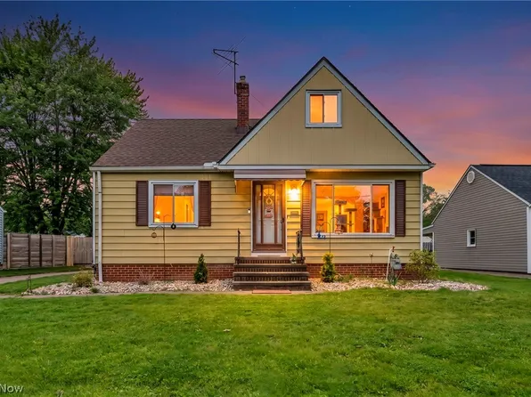 6294 Alexandria Dr, Parma Heights, OH 44130