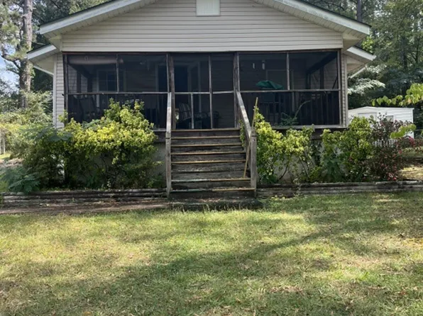 104 Lakeview Dr, Pell City, AL 35128