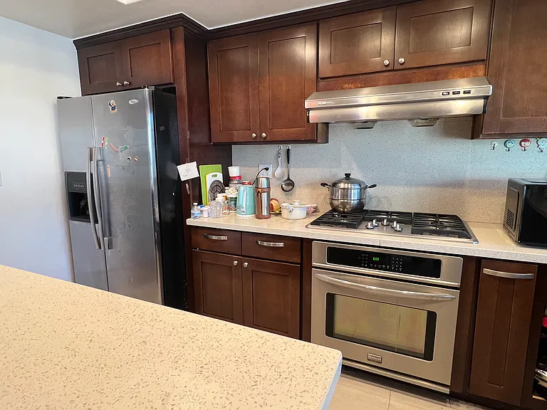 132 W Yale Loop — Photo 8