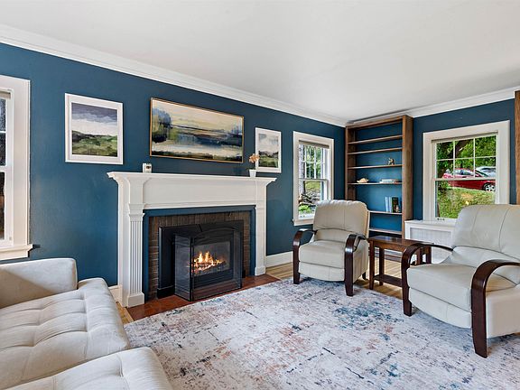 4th image of 108 Greenwood Ln