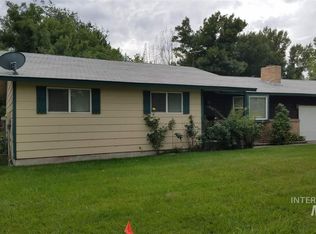 330 W Carrie Cir, Mountain Home, ID 83647