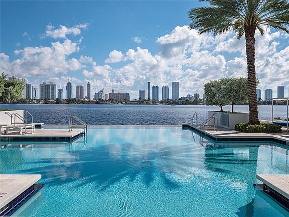 5th image of 17111 Biscayne Boulevard #2105 + 1 BOAT SLIP 100 ft
