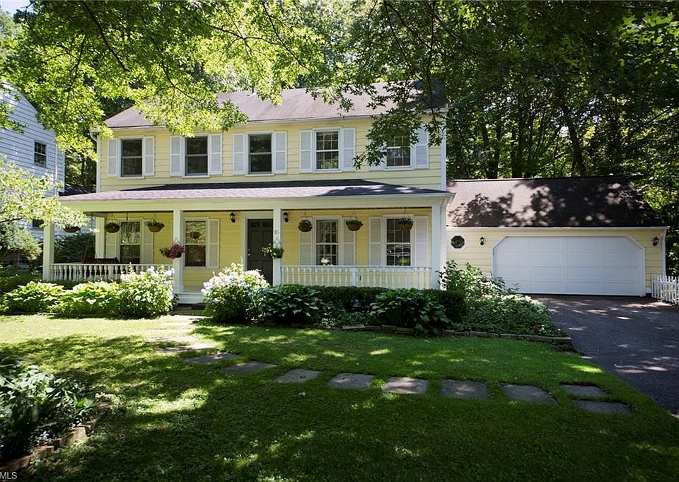 1st image of 85 Carriage Stone Dr