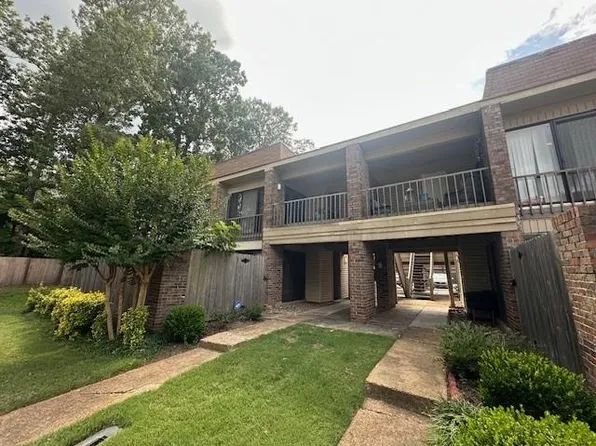 6633 Poplar Woods Cir S APT 3, Memphis, TN 38138