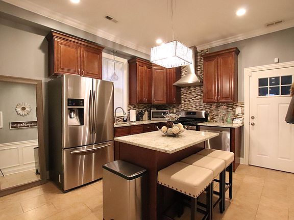 5th image of 2818 S Trumbull Ave #2