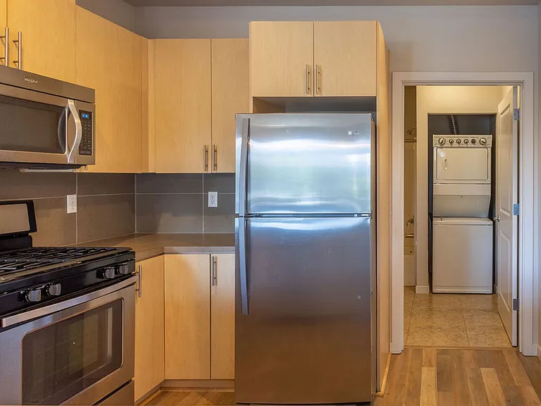1607 NW Davis St — Photo 32