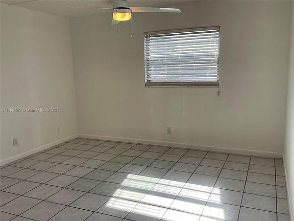 4th image of 1100 SE 4th Ave APT 18