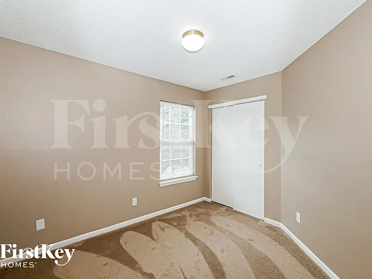 10855 Walnut Grv — Photo 13