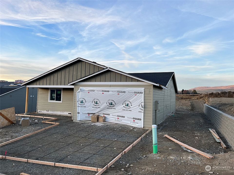 2nd image of 2343 SE 3rd Street