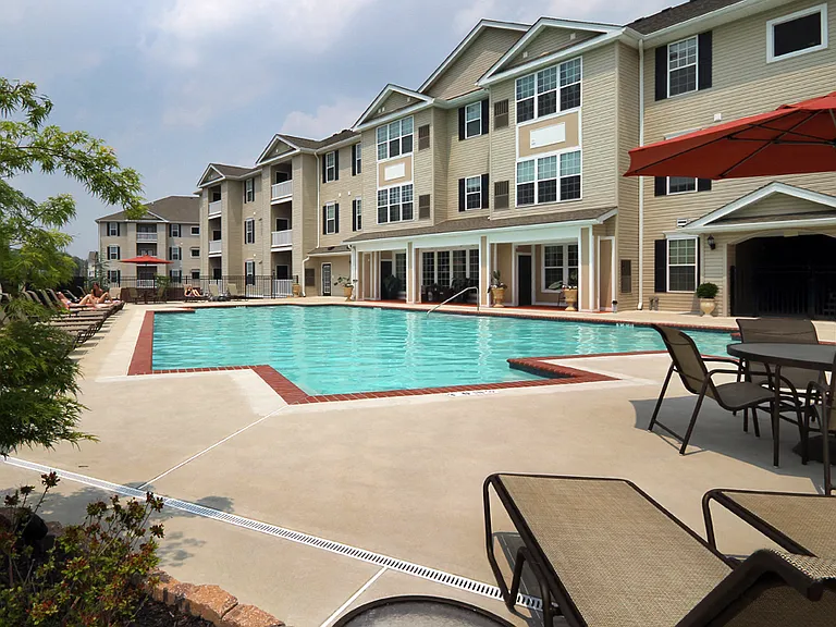 The Pointe at River Glen — Photo 5