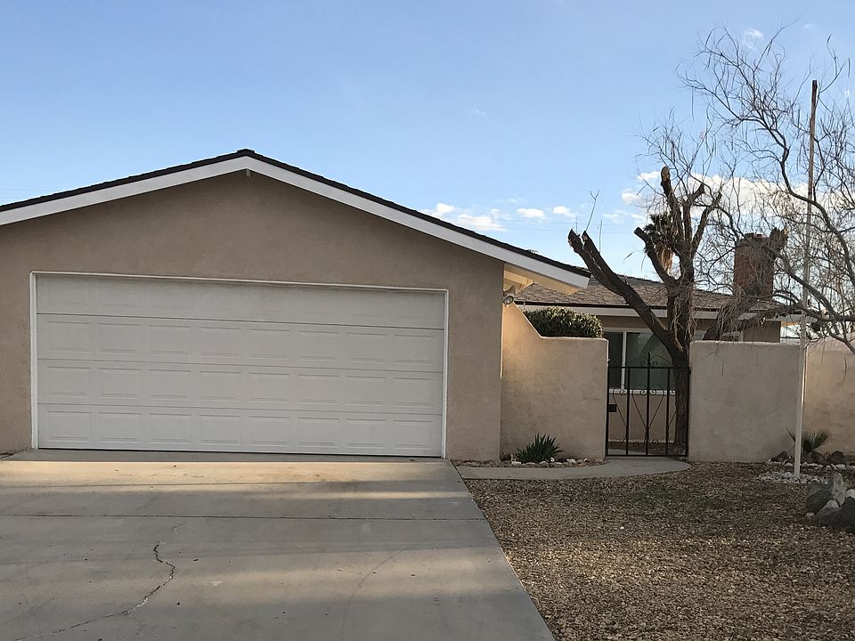 front view - courtyard entry