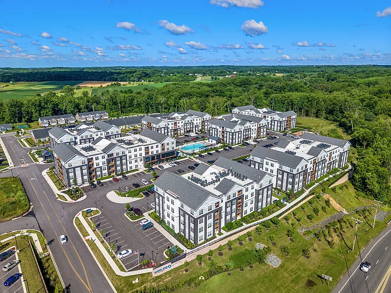 James Run Apartments — Photo 40